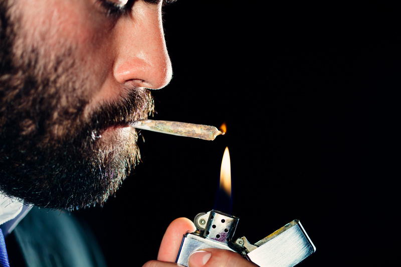 Fumar Marihuana-porro-Cannabis